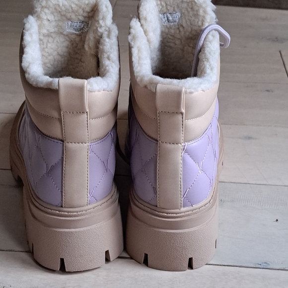 Friella Quilted Lace-Up Boot - New w/t box - Picture 6 of 11